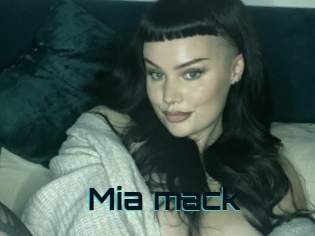 Mia_mack